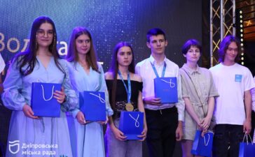 У Дніпрі відзначили 51 випускника, які отримали 200 балів за НМТ