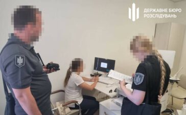 ДБР у Дніпрі викрили схему ухилення від служби за гроші