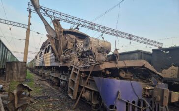 На Дніпропетровщині ворог поцілив у електровоз