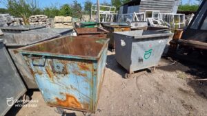 З початку року у Дніпрі знищили 340 сміттєвих контейнерів