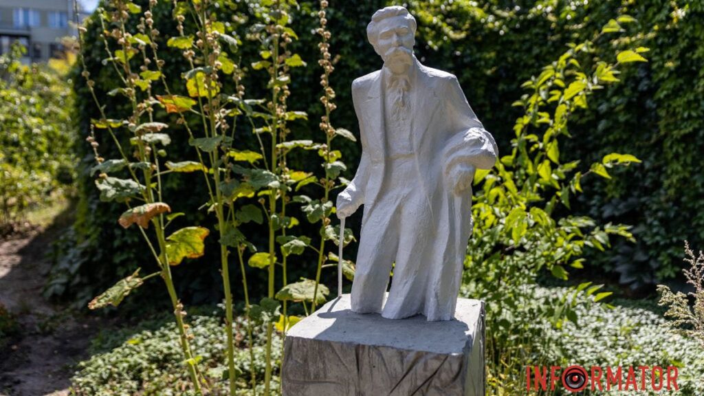 У Дніпрі відкрили пам’ятник вченому-історику Дмитру Яворницькому