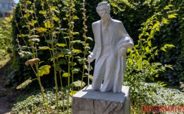 У Дніпрі відкрили пам’ятник вченому-історику Дмитру Яворницькому