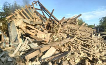 Ворог зруйнував будинок на Дніпропетровщині: з-під завалів дістали дітей